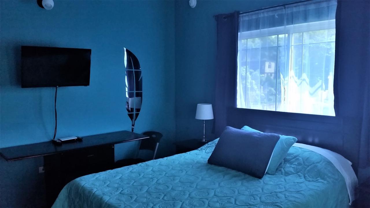 Bailey'S Bed And Breakfast รันอเวย์เบย์ ภายนอก รูปภาพ