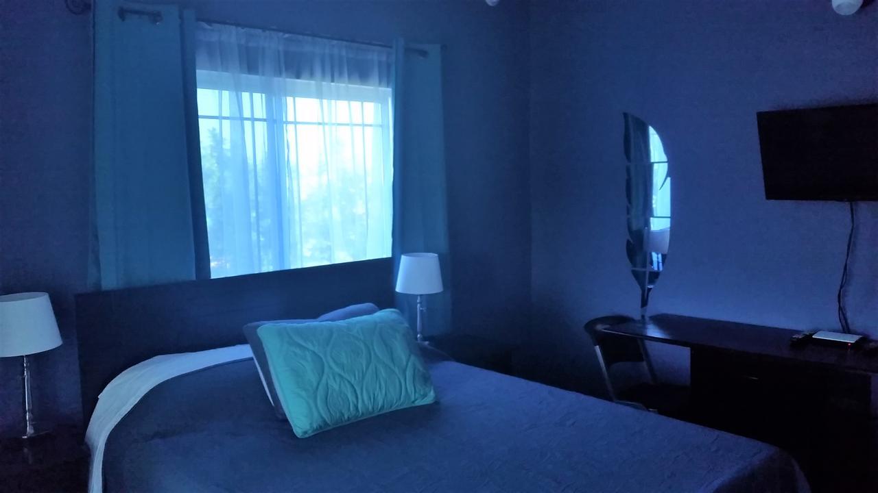 Bailey'S Bed And Breakfast รันอเวย์เบย์ ภายนอก รูปภาพ
