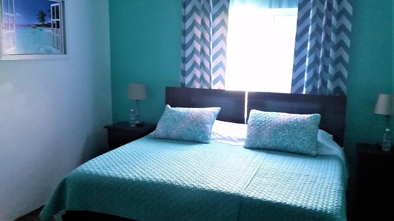 Bailey'S Bed And Breakfast รันอเวย์เบย์ ภายนอก รูปภาพ