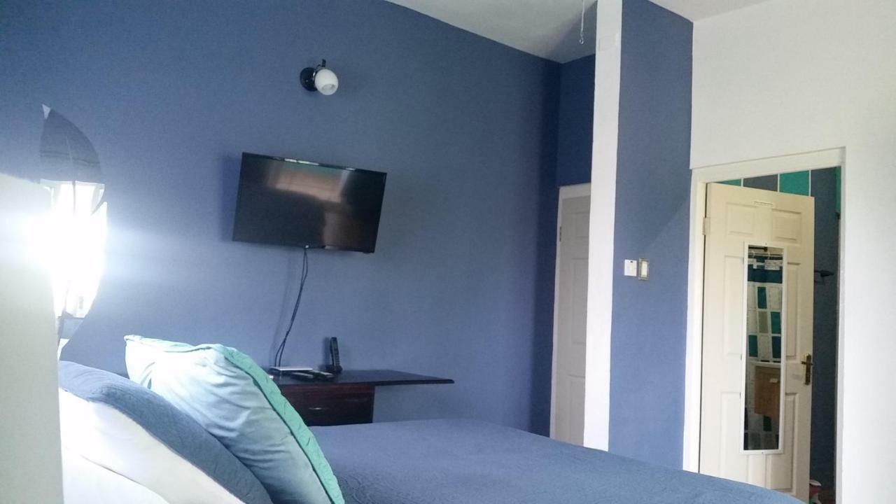 Bailey'S Bed And Breakfast รันอเวย์เบย์ ภายนอก รูปภาพ